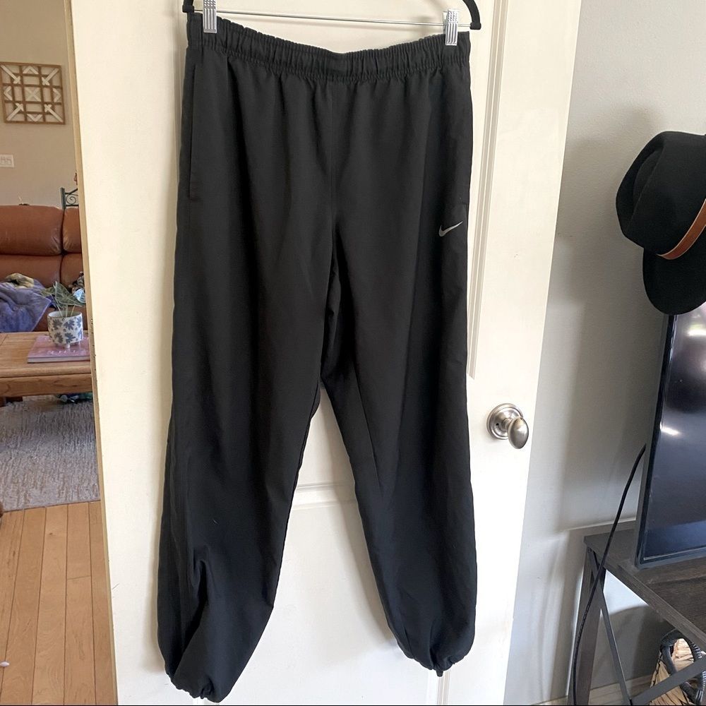 Nike Dri-Fit Black Bungee Hem Drawstring Bottom Windbreaker Track Pants Joggers